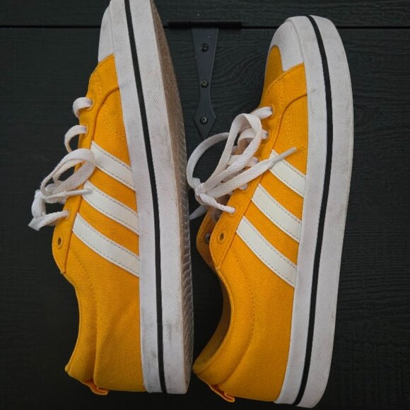 Adidas sz 8 Bravada Skateboarding Shoes Gold/Yellow GY3734 - Picture 2 of 7